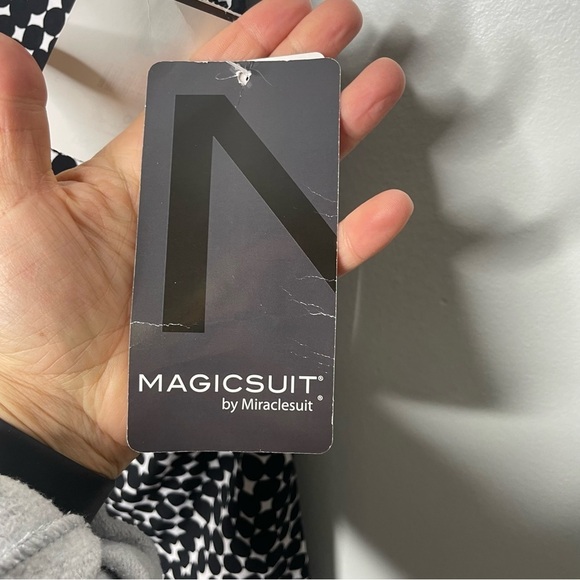 MagicSuit by Miraclesuit Slimming Black and white Dress One Piece Swimsuit NWT - Picture 8 of 8